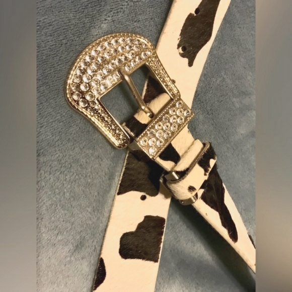 🐄 Cowhide Western Belt With Fancy Crystal Buckle - Picture 2 of 4